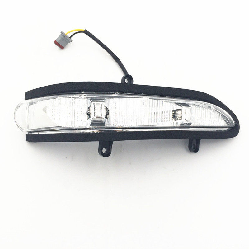 Nazhijie old big 7 new big 7 excellent 6MPV rearview mirror light direction light u6 rear mirror light reflector original