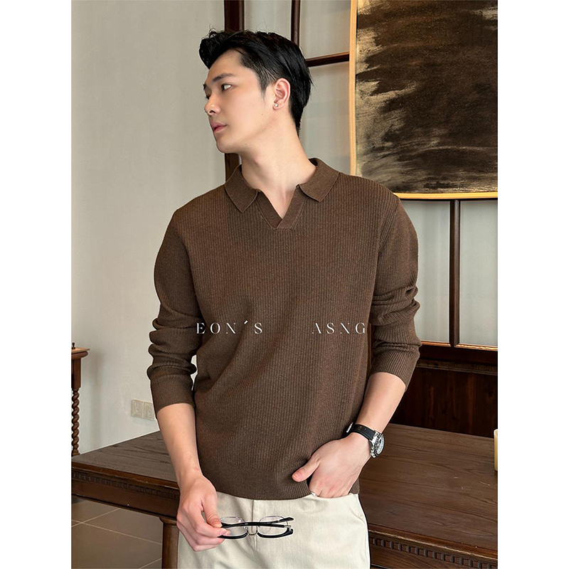 Old Money Style Coffee-Colored Seagull Collar Long-Sleeve Knit Sweater for Men, Suitable for Commuting and Casual Wear, Light Luxury High-End Relaxed Sweater Old Money Style Coffee-Colored Seagull Collar Long-Sleeve Knit Sweater for Men, Suitable for Commuting and Casual Wear, Light Luxury High-End Relaxed Sweater
