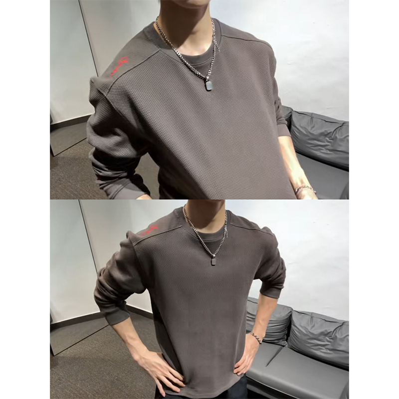 Red Label Embroidered Sweatshirt, Coffee-Colored Waffle Pattern, Regular Shoulder Long-Sleeve T-Shirt for Men, Autumn High-End Style, Inner Layer Base Shirt
