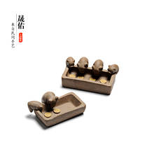 Shengyou little pig drinking sink carving creative handmade Yixing section mud four pigs tea play tea pet ornaments rich food