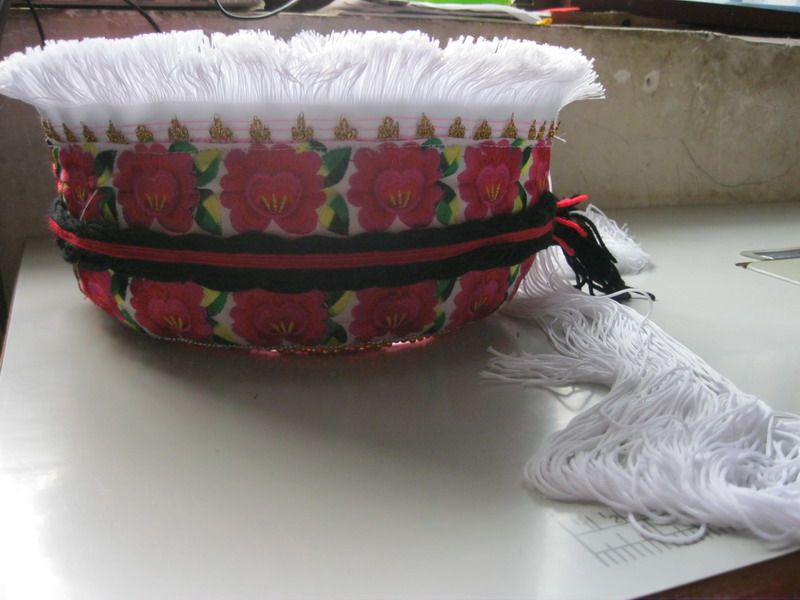 Ethnic minority Polywhite men's head adorned with five golden flowers ethnic costumes Baotou Dance performance Double-row flower hat