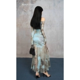 Осеннее платье, приталенная длинная юбка, с акцентом на бедрах