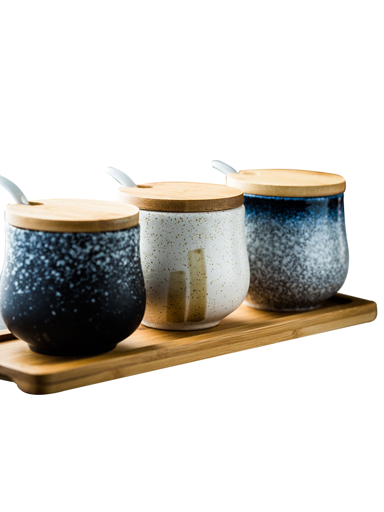 Ceramic seasoning as cans suit individual household kitchen condiment jar with cover with a salt shaker combination with soy sauce chili oil tank