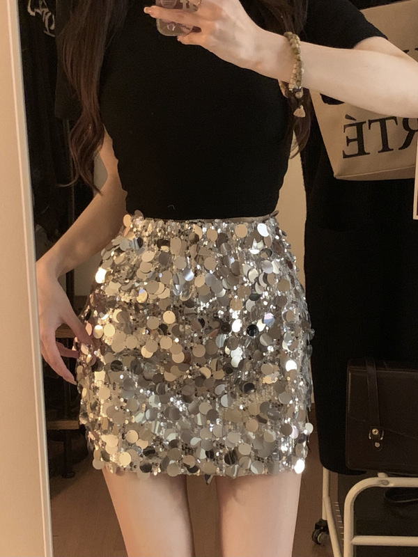 Hot Girl Anti-Exposure Short Skirt Plus Size Sequin Skirt Women's Retro Hong Kong Style Hip-Hugging A-Line Skirt with a Sense of Design That Makes You Look Slimmer Hot Girl Anti-Exposure Short Skirt Plus Size Sequin Skirt Women's Retro Hong Kong Style Hip-Hugging A-Line Skirt with a Sense of Design That Makes You Look Slimmer