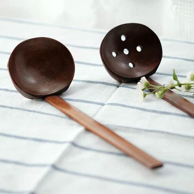 Muỗng gỗ colander sáng tạo tay cầm tre Nanmu muỗng đầu rùa rùa rùa ramen muỗng lớn bát đặc biệt bếp gỗ - Phòng bếp vật dụng nhà bếp