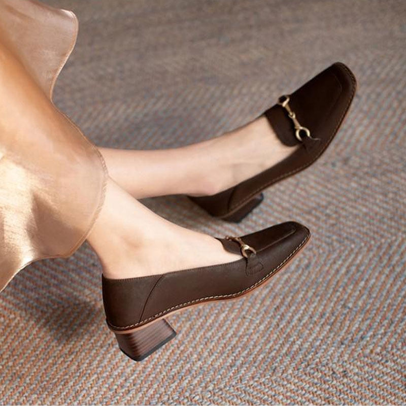 Old Board Lady Recommended Super Good Wearing Retro Metal Buckle Square Head Lefu Shoes 2022 Spring Coarse Heel Wrapping Shoes