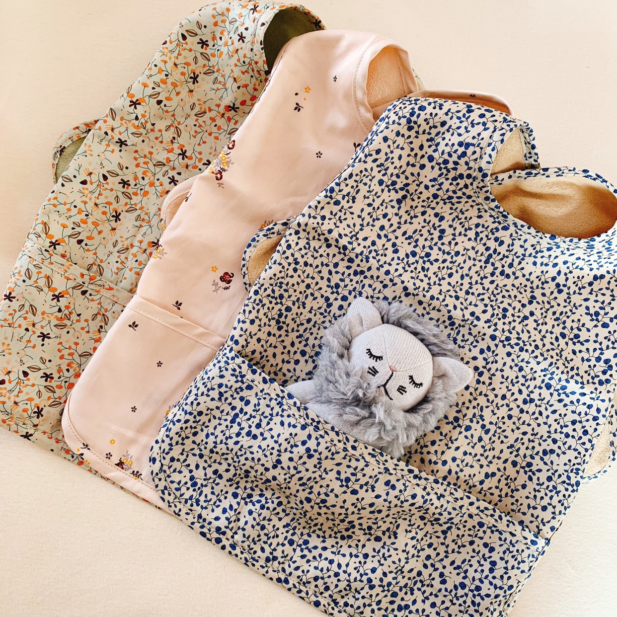 Denmark's same waterproof and oil-proof infant children's eating bib sleeveless vest bib cherry lemon floral pattern