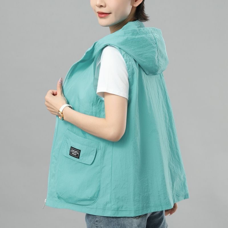 Hooded Vest for Women, New Spring and Summer Style, Thin Sleeveless Jacket, Loose Breathable Sun Protection Outerwear for Middle-Aged Moms