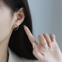 Pure silver loving earbuds female designer high temperament earrings 2022 new harbor in tide ear decoration