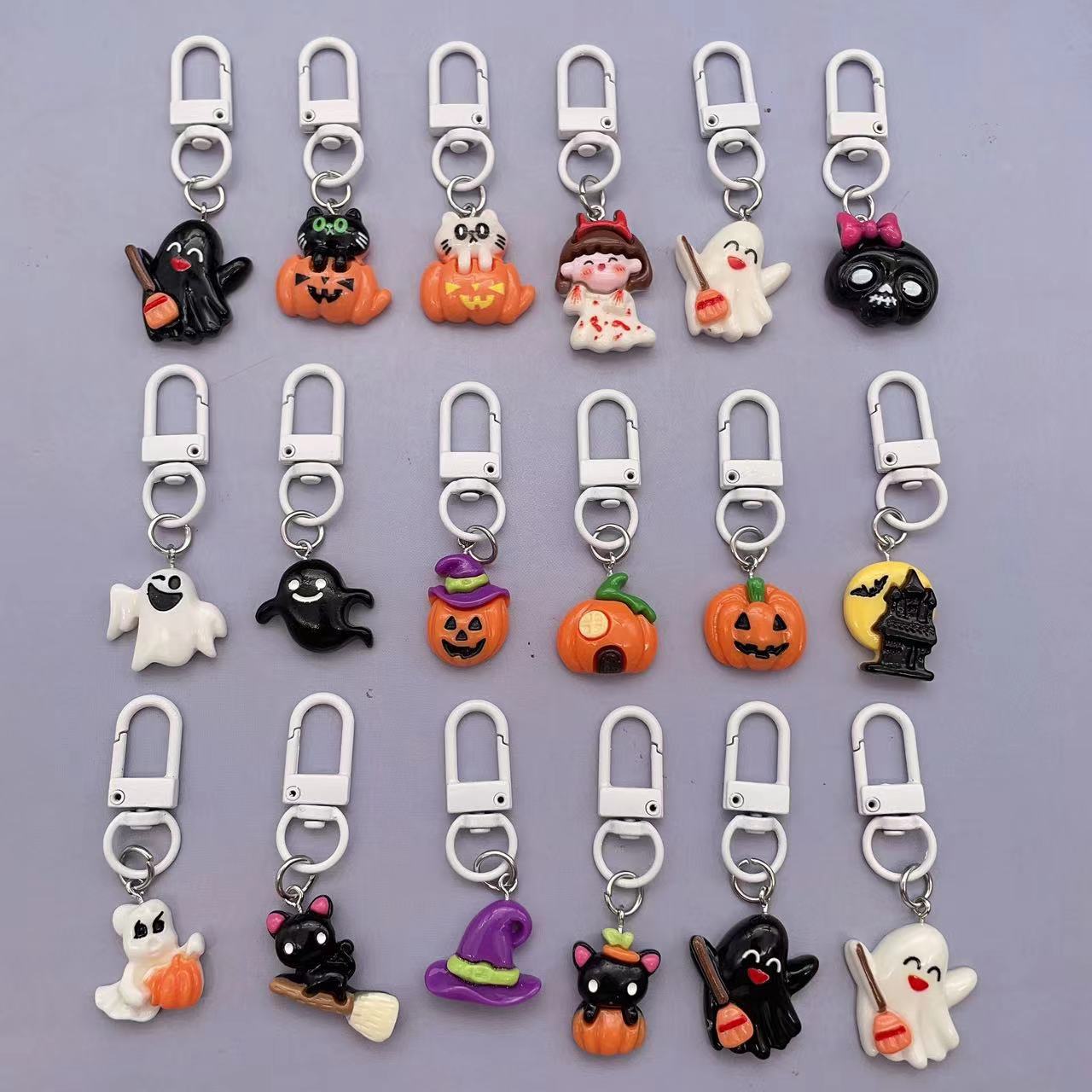 Halloween Cartoon Ghost Skull Keychain, Holiday Pumpkin Ghost Keychain, Gift Bag Resin Pendant