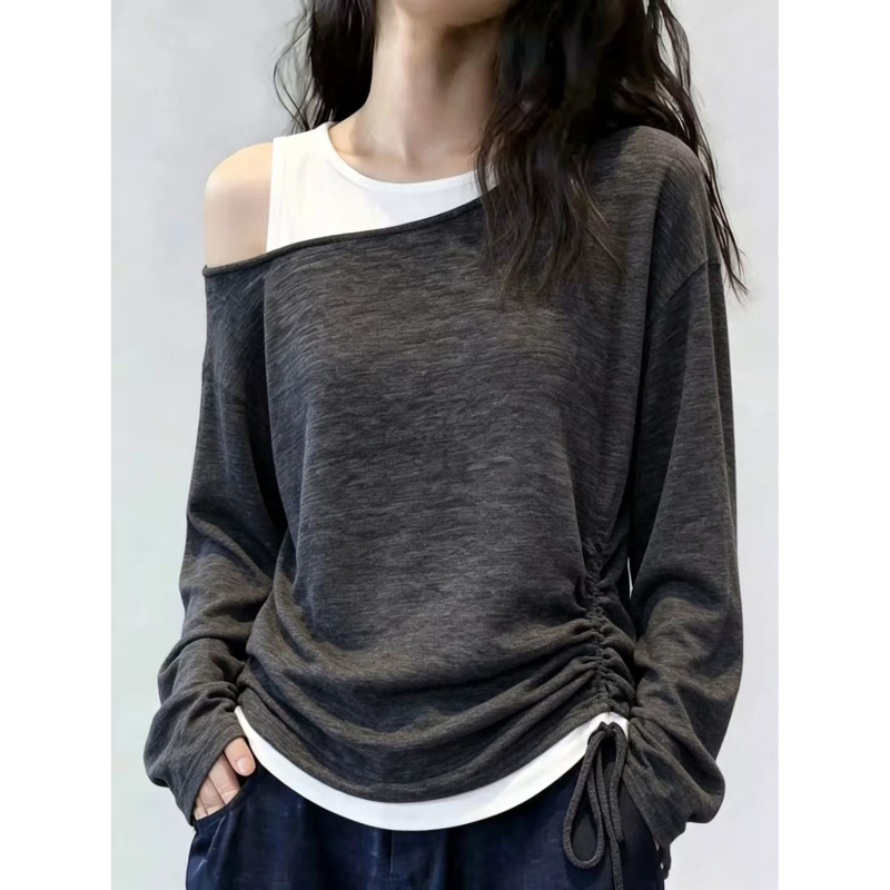 Super Stylish Fake Two-Piece Color-Blocked Off-Shoulder Fashion Long-Sleeve T-Shirt for Women, Early Spring and Autumn, Unique and Chic Design Top Super Stylish Fake Two-Piece Color-Blocked Off-Shoulder Fashion Long-Sleeve T-Shirt for Women, Early Spring and Autumn, Unique and Chic Design Top