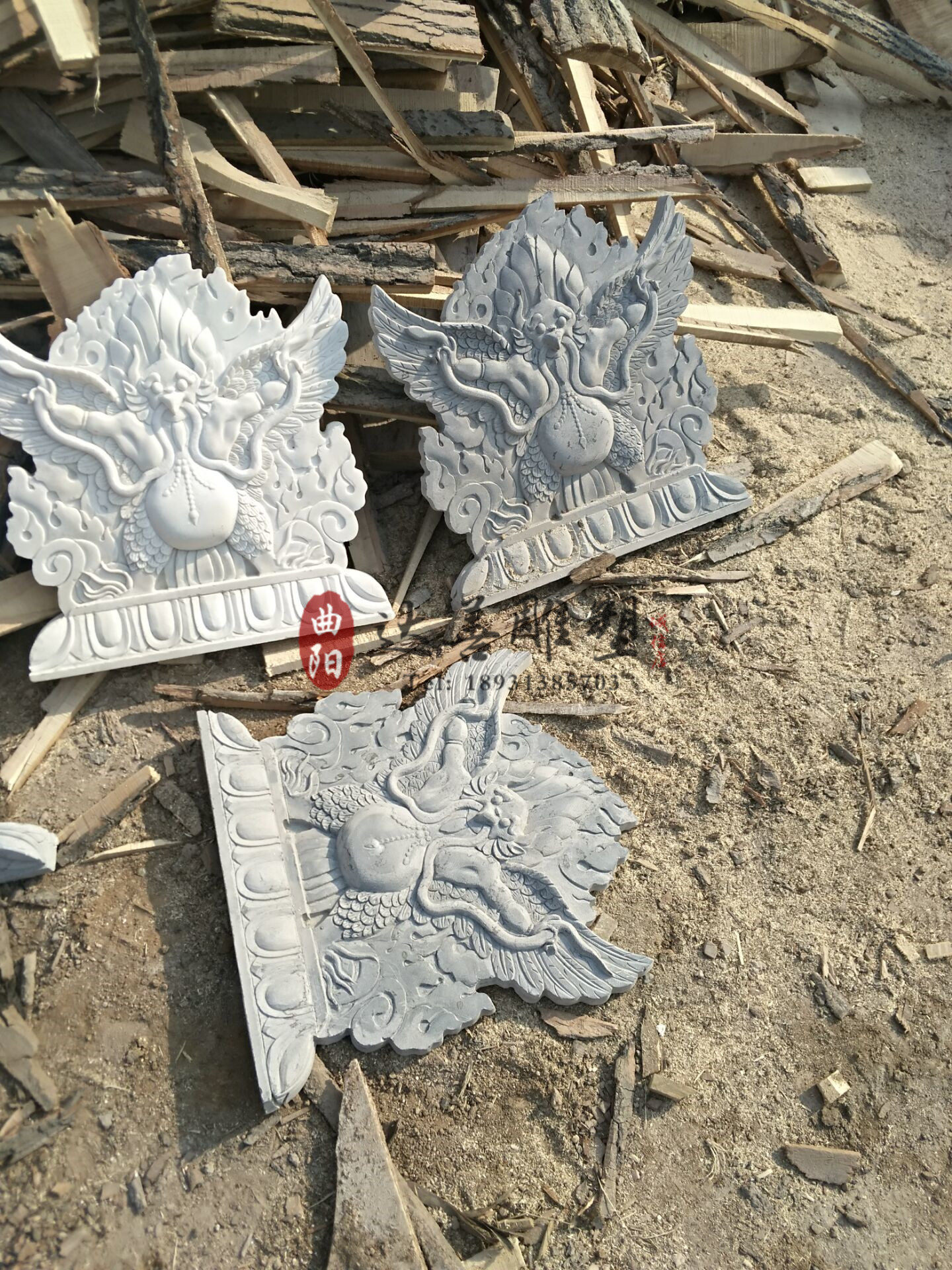 White marble Garuda Luo bird sculpture manufacturers custom marble Dapeng gold wings processing Buddhist hair care stone statue