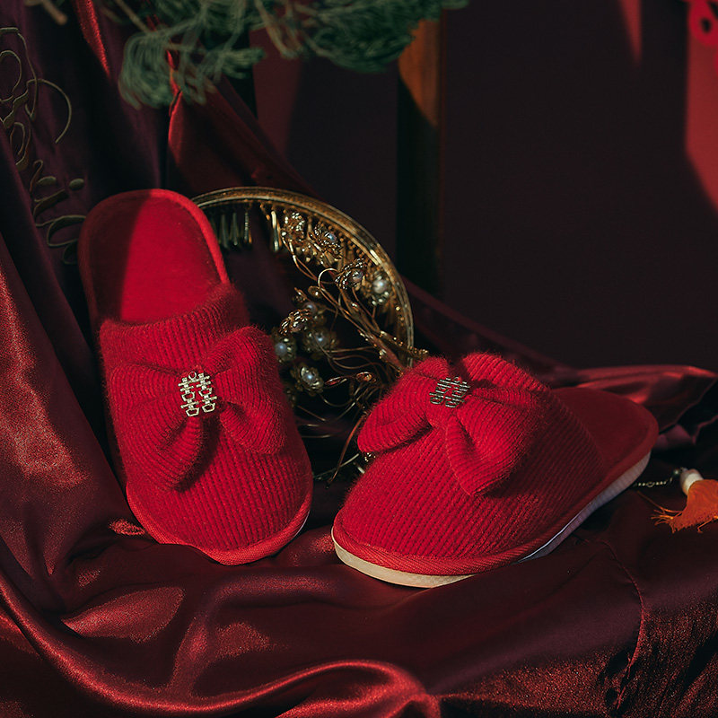 Winter wedding accompanied by wedding Knitted Slippers Festive Red a pair of newlyweds Wedding couples Bride European Style Cotton Tug