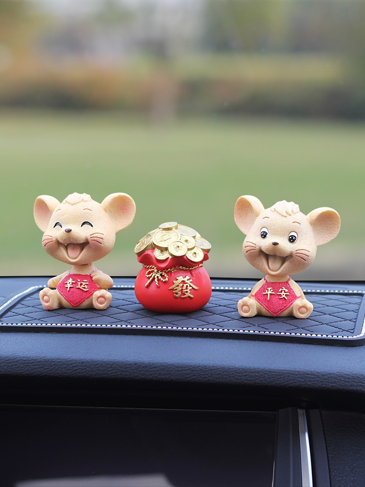 Car ornaments cute men and women personality shaking head doll little mouse car decoration car center console ornaments ornaments