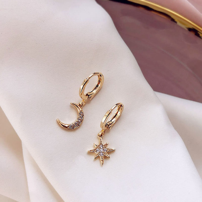 Stars Moon ~ Asymmetrical Design ~ Ear Needle Advanced Sensation Earrings Woman Small Crowdwear New Tidal Net Red Temperamental Tide