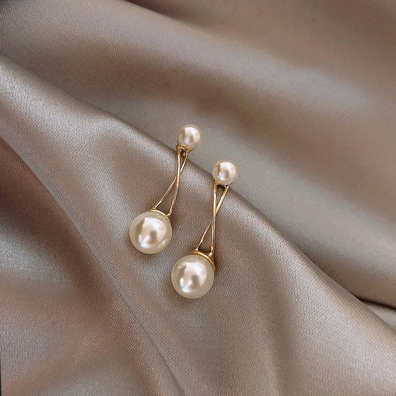 Fashion Small Selfie ~ Light Lavish ~ Pearl Earrings Minimalist Lukewarm Wind Mesh Red Ear Pin 925 Pure Silver Temperament Tide