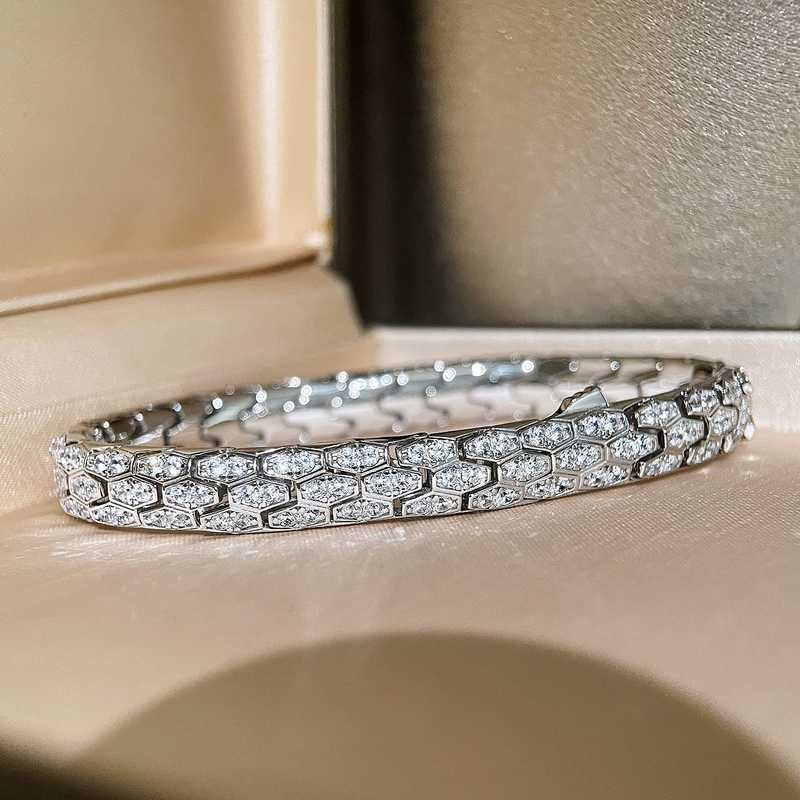 Full Diamond Snake Bone Bracelet, Silver Color, Women's Pure Silver Snake-Shaped Soft Bracelet, Artificial Diamond Zircon, 2026 New Model, Light Luxury Small Snake