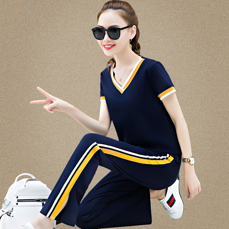 Sports suit women's summer 2022 new fashion spring and autumn leisure loose large size short-sleeved wide-leg trousers two-piece set