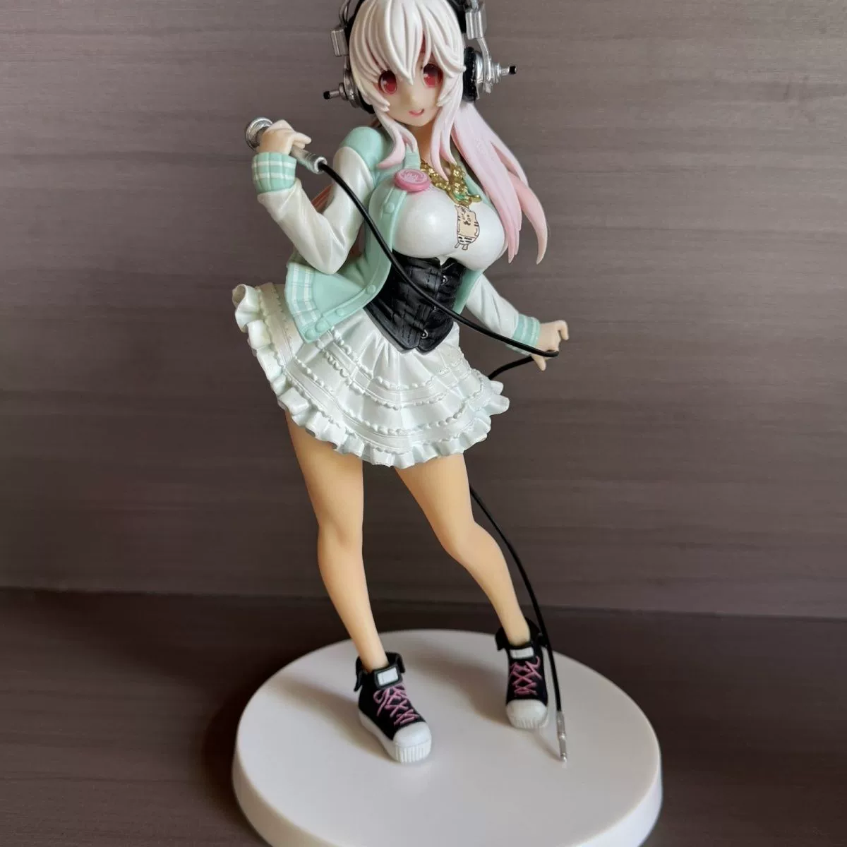 Фигурка Guangu Super Sonico ручной работы, двухмерная сценка, варианты окраса (12,5×7×14,5 см)