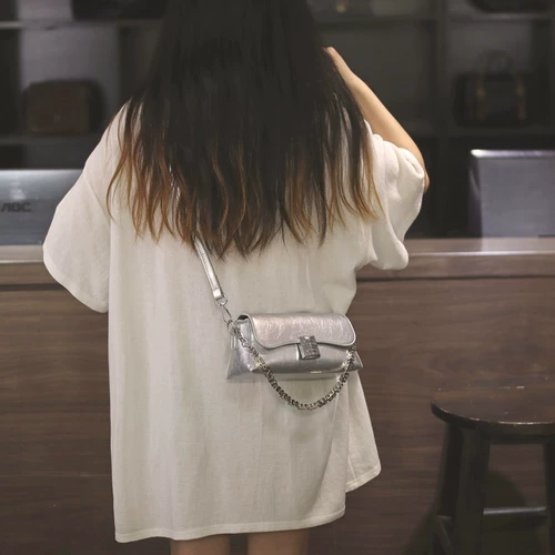 Серебряная небольшая сумка, элитная сумка через плечо, изысканный стиль