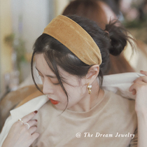 Streaming Golden Years Retro Port Wind Hair Stirrup Hair Band Integrated Fairy Wool Thread Plush Super Fairy Wide Side 100 Hitch Out