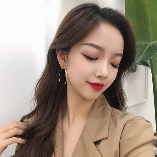 Брендовые универсальные серьги, популярно в интернете, простой и элегантный дизайн