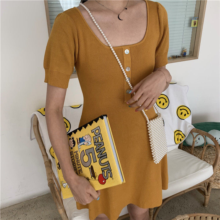 Retro single-breasted, form-fitting knitted dress that exposes the collarbone pic 32