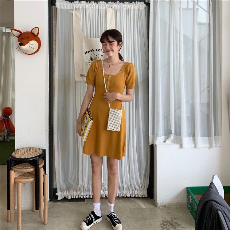 Retro single-breasted, form-fitting knitted dress that exposes the collarbone pic 42