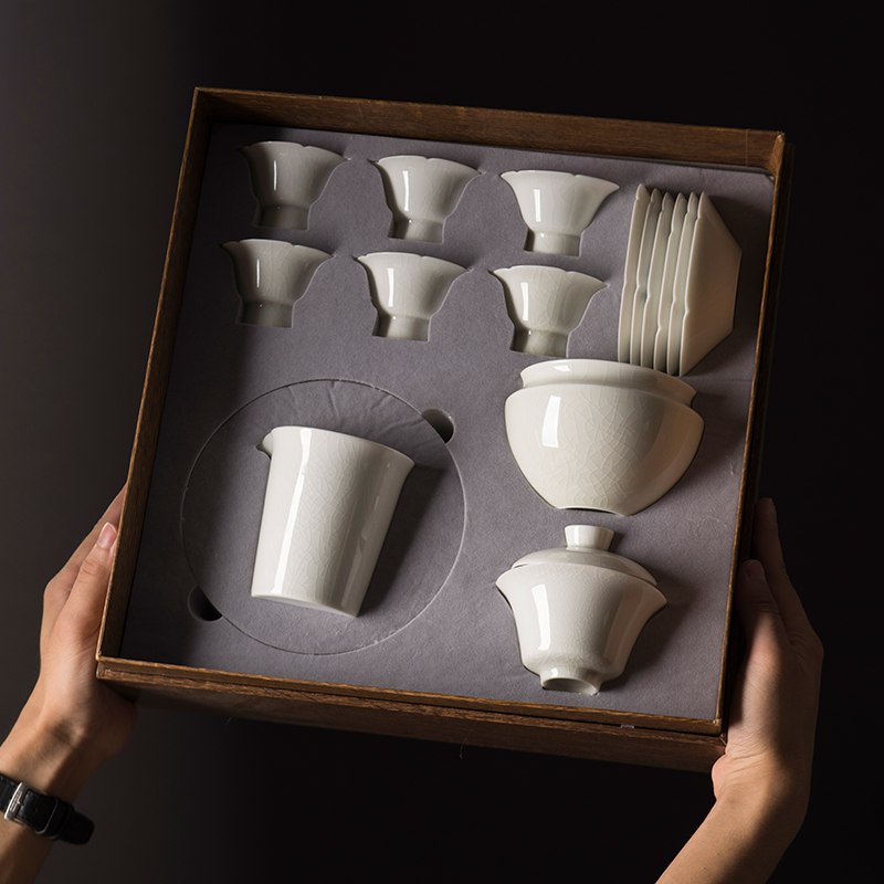 Good thing, kung fu tea set of household ceramic cups tureen set of group a small set of left up ash box. ""