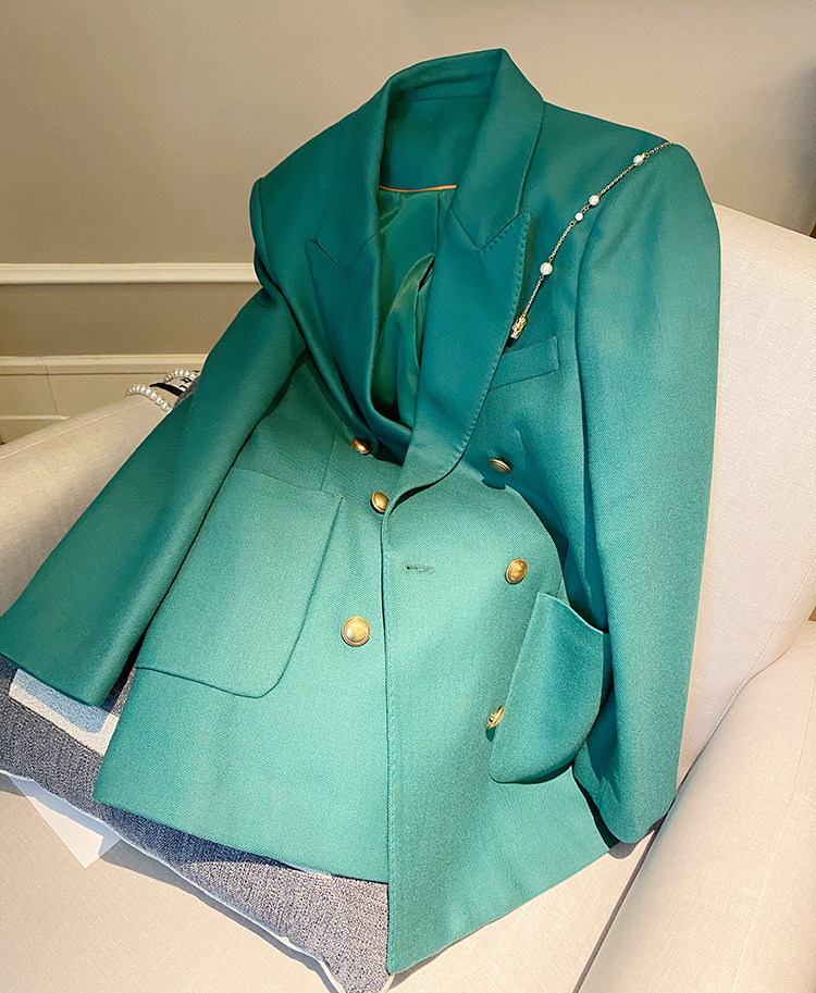 2022 Spring new high - end retro - double - row clamp suit female skinny leisure - relaxed temperament and small suit