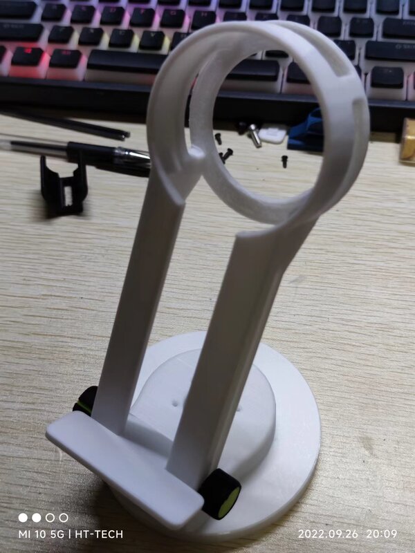 Pandaer Magnetic Back Clip Wireless Charging with Rotating Base + Hand-Twist Adjustable Tray Desktop Stand Upgrade Creative Design