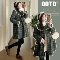 New winter maternity wear loose flesh-covering retro plaid mid-length thickened woolen maternity jacket suit