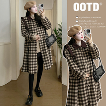 Maternity wear autumn and winter new Korean style temperament plaid design mid-length ear-edged woolen coat windbreaker suit
