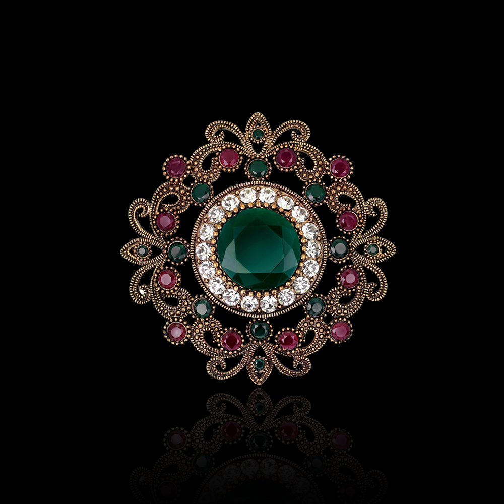 Retro-American high-grade jewelry fashion bras Japanese and Korean luxury hollow diamond female bras new coat accessories