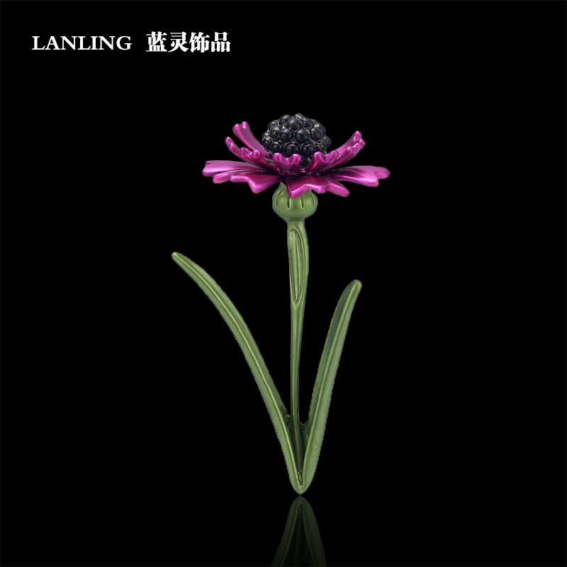 Minimalist retro Temperament Chest Needle Upscale Chest Flowers New Ladies Fashion Sweater Suit South Korea Atmospheric Accessories