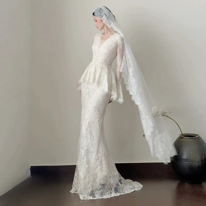 French-Style Vintage Lace Long-Sleeve Light Wedding Dress for Brides, Niche High-End Bridal Gown for Outings, Reception Dress, Engagement Dress, Light Veil