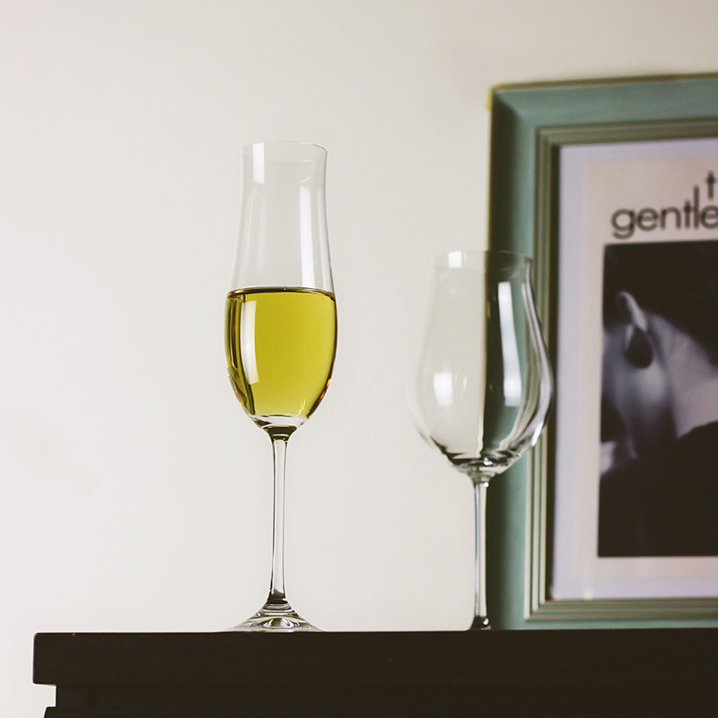 Czech imported handmade red wine glass crystal glass wine glass high-footed champagne sparkling wine lip print lip kiss cup