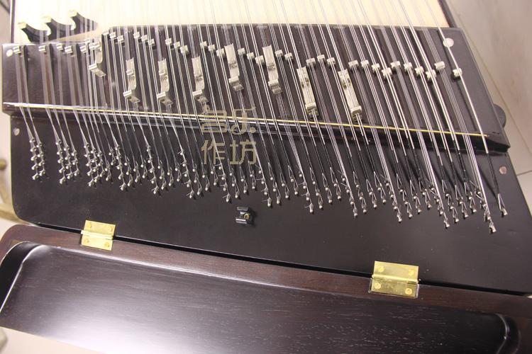 Nhà máy trực tiếp cánh gà gỗ Yang Qin chuyên nghiệp chơi nhạc cụ 402 dulcimer gỗ gụ dulcimer - Nhạc cụ dân tộc cổ cầm và đàn tranh