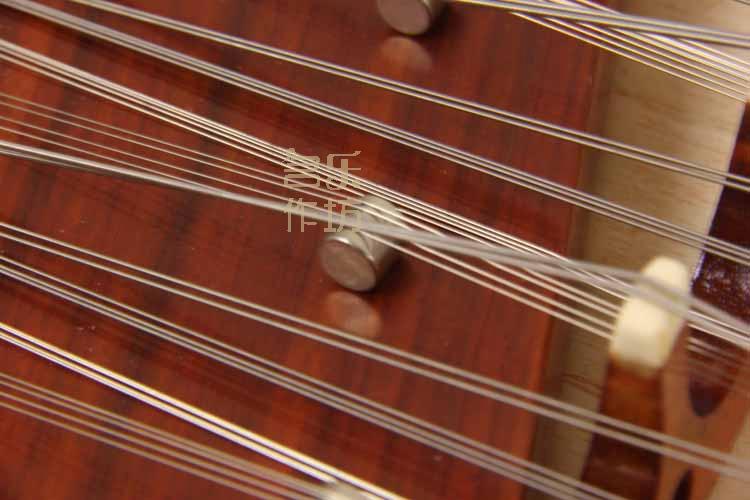 Chơi chuyên nghiệp 405 dulcimer Năm hàng gỗ hồng đỏ Yang Qin Quảng Đông năm thước mười nhạc cụ dulcimer Hengle - Nhạc cụ dân tộc sáo ngọc