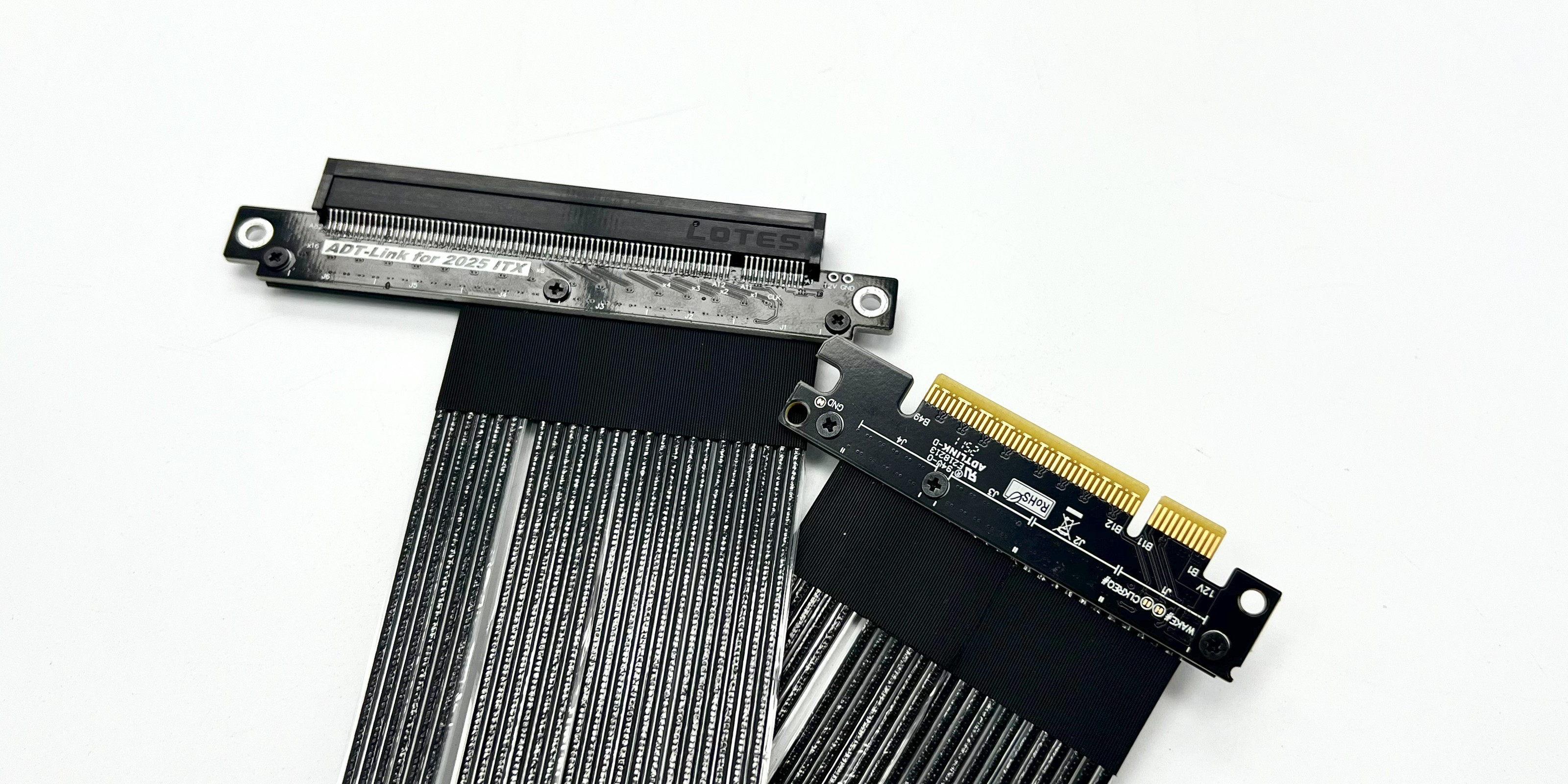 PUSOKEI Cavo Riser PCIE 3.0 X16 Flessibile Ad Alta velocità, Adattatore di Estensione Scheda Grafica Plug and Play per Montaggio Verticale - Schermatura a 180°, Gestione Semplice dei