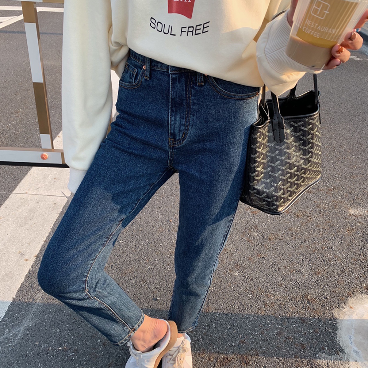 (Special offer non-refundable non-exchangeable) Basic small straight cropped jeans