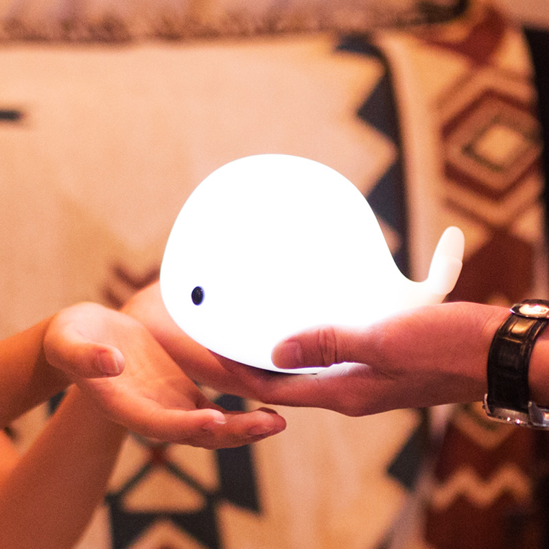 Dolphin silicone lamp Seven colorful discoloration small night light rechargeable LED light child lactation lamp bedroom headboard atmosphere light