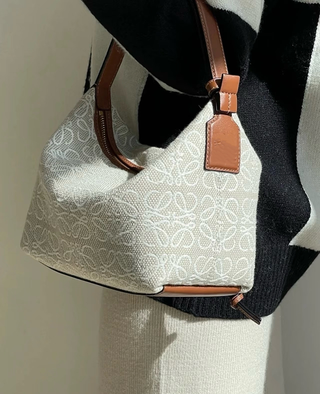 Yang Mi's Same Style First-Layer Cowhide Cubi Lunch Box Bag with Three-Dimensional Embroidery, High-Quality Texture, Hand-Held Shoulder Bag, Underarm Bag