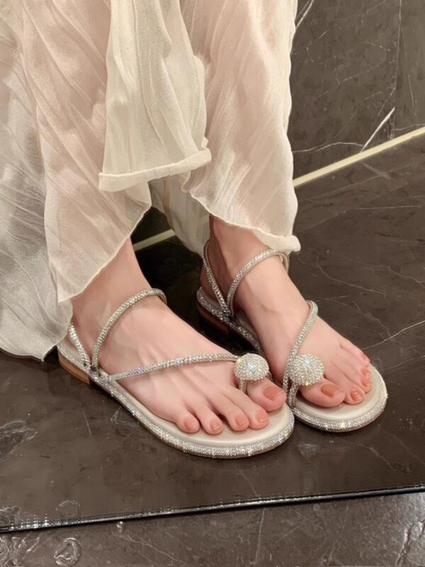 French Style~ Sparkling Rhinestone Thong-Toe Thin Strap Flat Sandals for Women, Suitable for Outdoor Wear in Summer 2026, New One-Strap Fairy Sandals