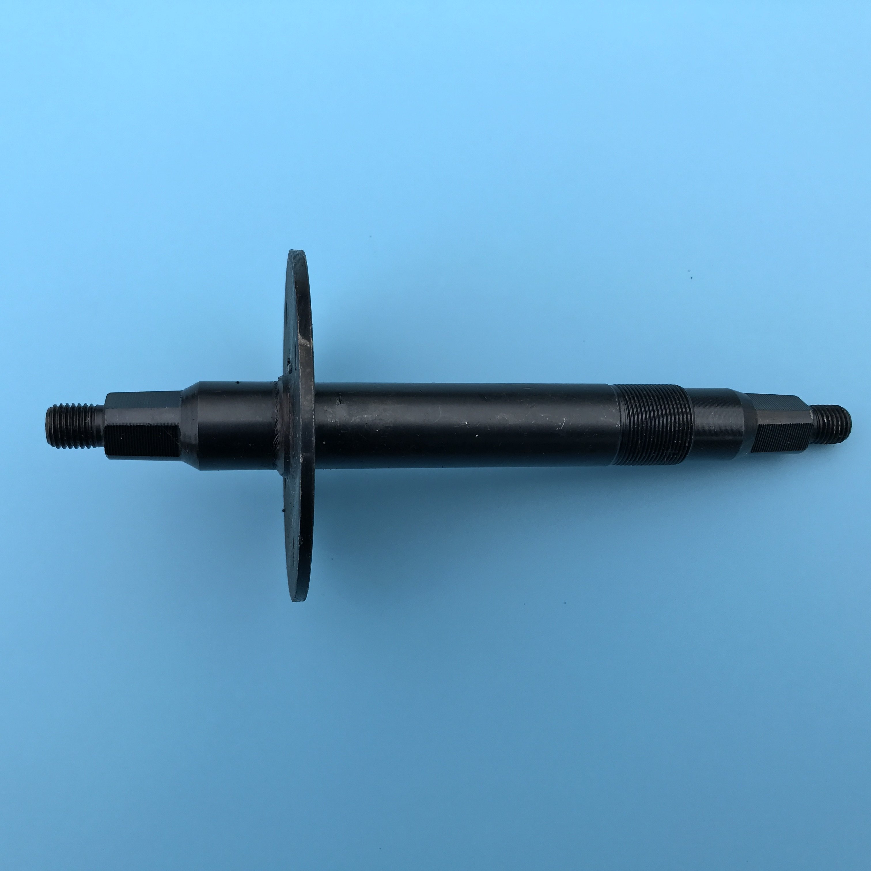 The sweat horse dynamic bicycle center axle exercise bike pedal axle durable thread lock type is not easy to break