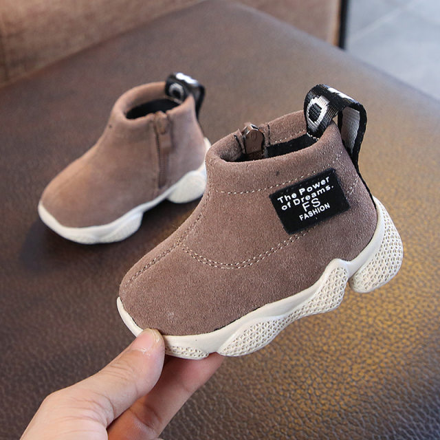 2022 children's shoes autumn and winter leather solid color soft bottom thickened children's cotton shoes 0-3 years old baby warm sports cotton boots