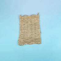 Маленькая соломенная площадка