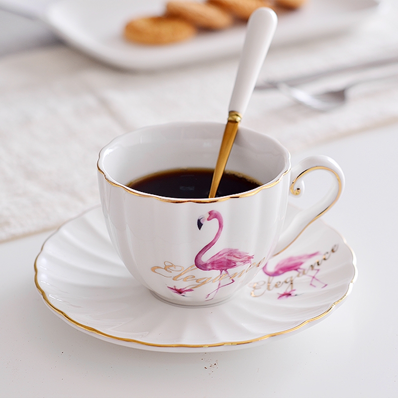 Qiao mu ins girl heart coffee cups and saucers suit ceramic coffee cup European - style key-2 luxury contracted household of small black tea