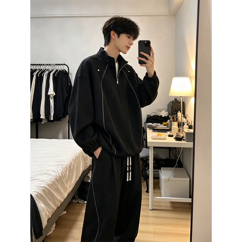 Men's Autumn High-End Casual Sports Two-Piece Set with a Semi-Zip Sweatshirt and Sweatpants, Featuring a Stylish and Cool Vibe Men's Autumn High-End Casual Sports Two-Piece Set with a Semi-Zip Sweatshirt and Sweatpants, Featuring a Stylish and Cool Vibe