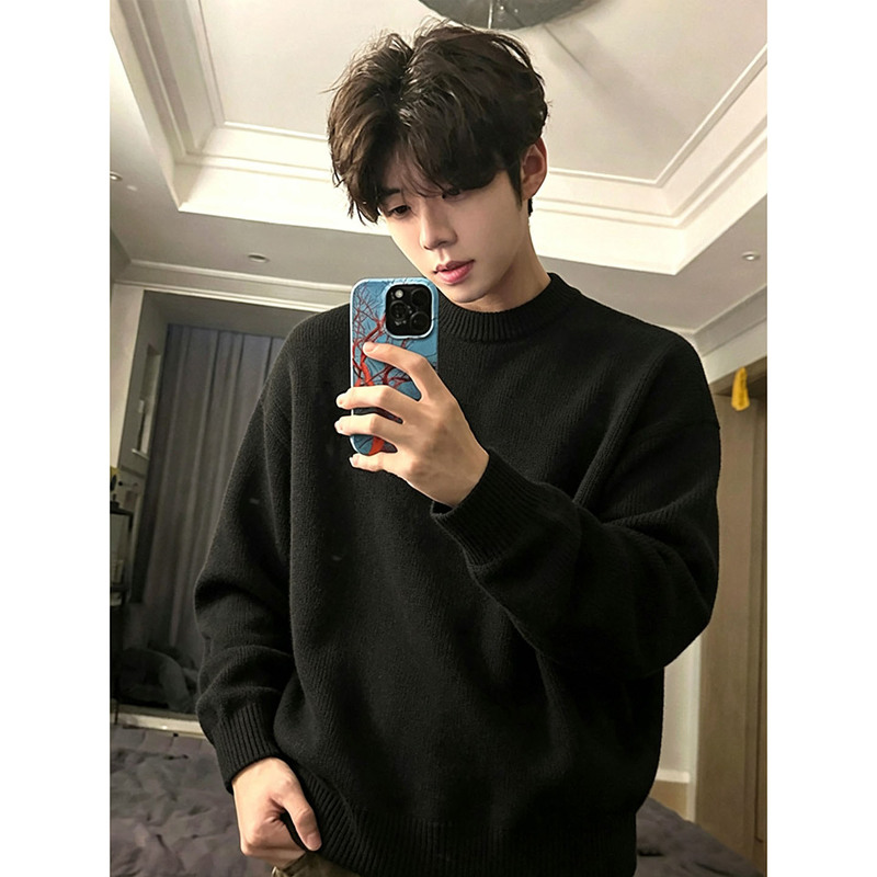 Macho-Style Black Crew Neck Sweater for Men, Autumn and Winter American Style, Heavy-Duty, Cool and High-End Knitwear, Inner Layer Base Shirt